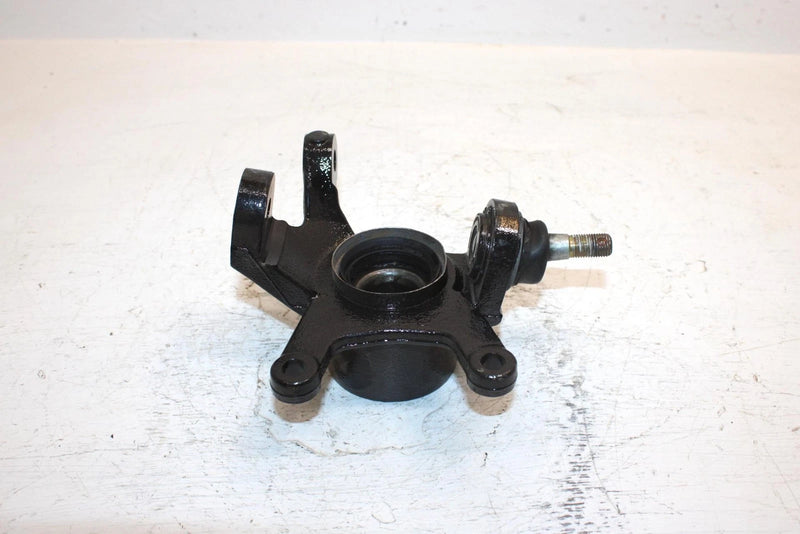 2003 Bombardier Quest 500 Oem Right Steering Knuckle 709400095 AB13
