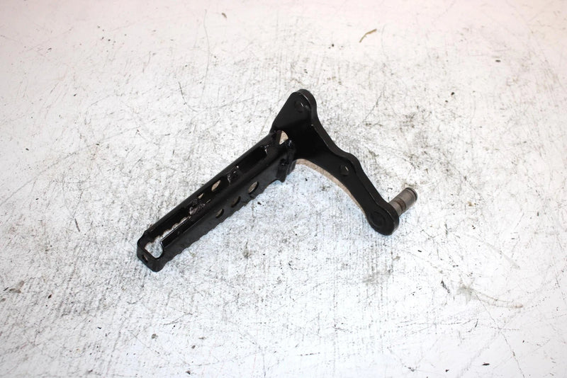 1987 Yamaha  Warrior Oem Right Foot Peg 1UY-27421-00-00 3GD-27421-11-00 AY16
