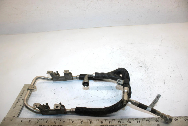 06 Polaris Fusion 900 Oem Fuel Rail 2520581 SP2