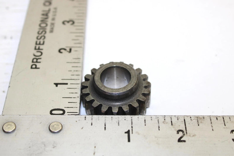 1985 Yamaha  Tri Moto 225 Oem 19T 2nd Pinion Gear 15A-17121-00-00 Q3003
