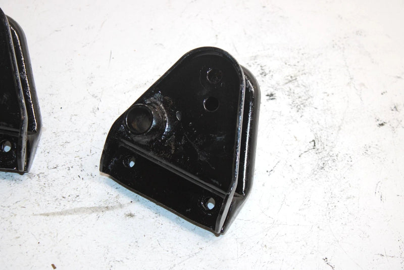 94 Arctic Cat Ext 580 Efi Oem Mount Bracket Pair 0704-190 0704-191 SA27