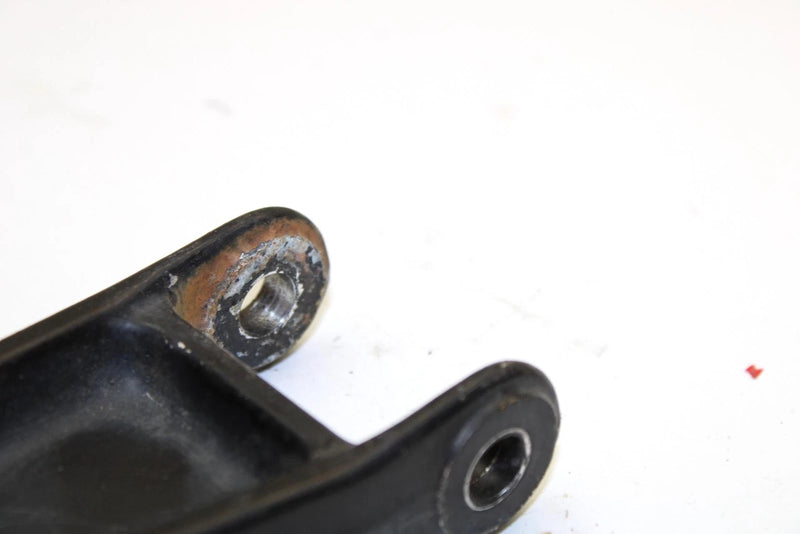 Yamaha Oem Upper Spindle Arm 8M6-2382E-00-00 Q4270