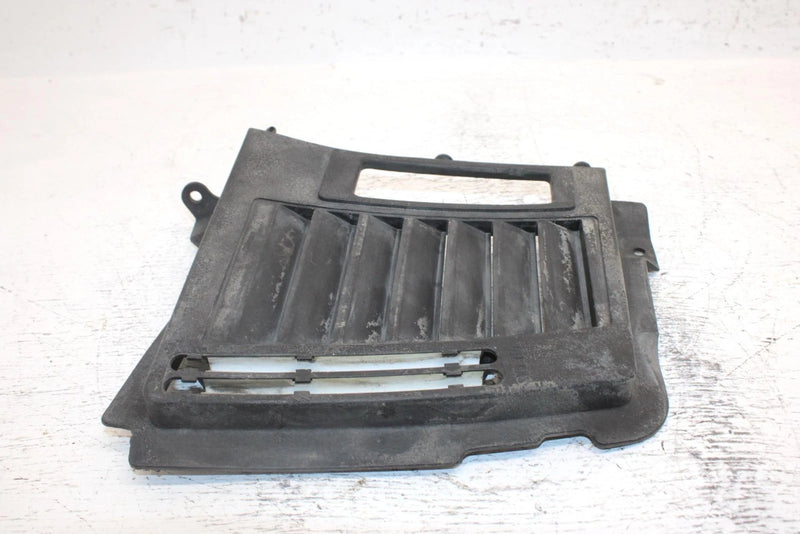 1997 Yamaha Venture Tr Oem Right Louver 8X9-77132-00-00 SY15