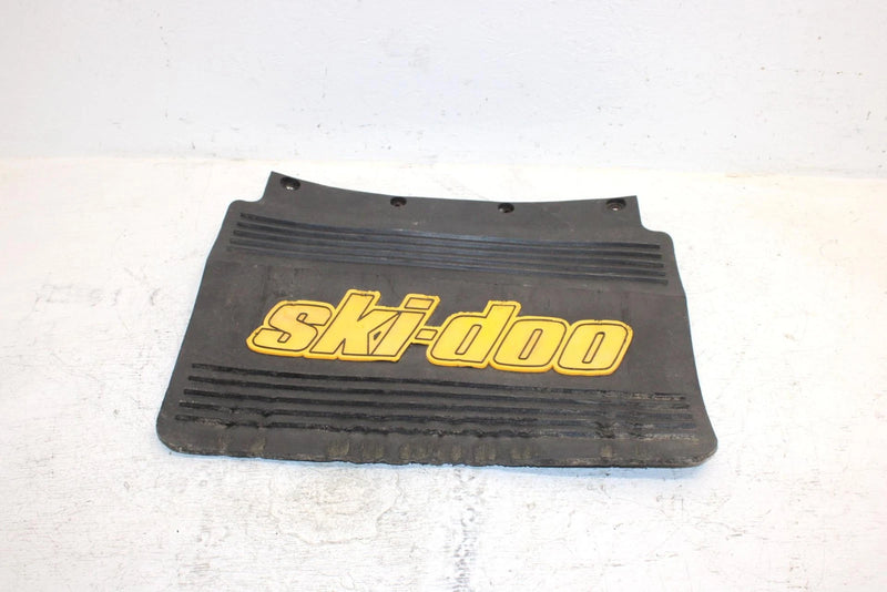1996 Ski-doo Mxz 440 Oem Snowflap 572030100 SS13