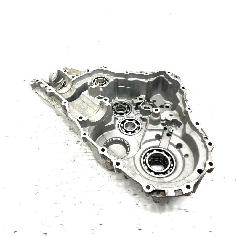 21-22 Can-Am Defender HD10 OEM Gearcase Half 420686804 XB0.1