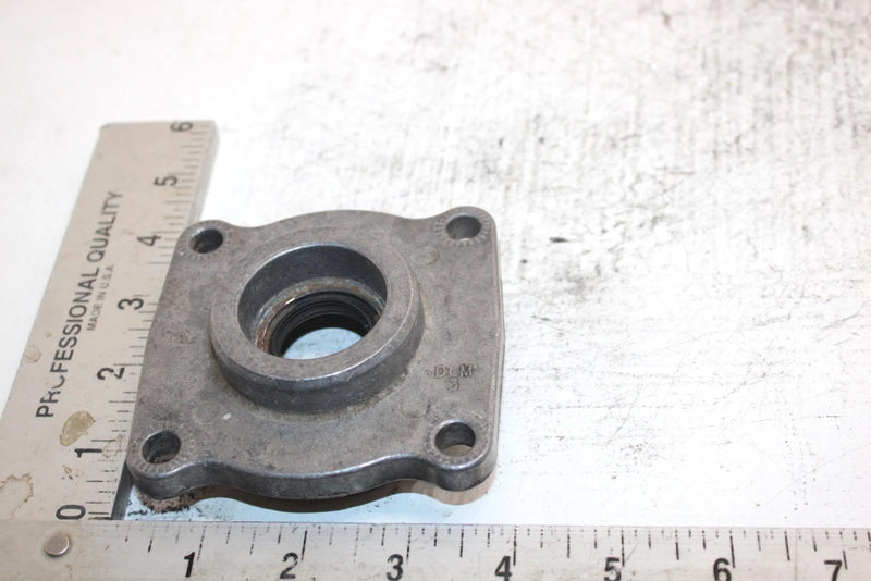 2001 Polaris Magnum 325 Oem Rear gearcase Front Cover 3233573 AP30