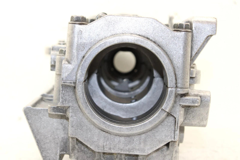 1999 Yamaha Vmax 600 Sx Oem Crankcase Assembly 8CH-15100-03-00 SY5