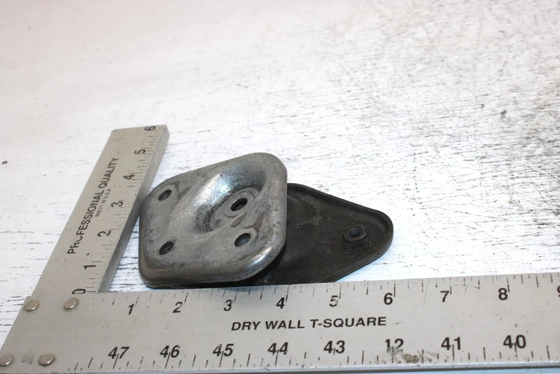 1995 Yamaha Vmax 600 Oem Skid Mount Bracket Pair 8AB-47425-00-00 SY11