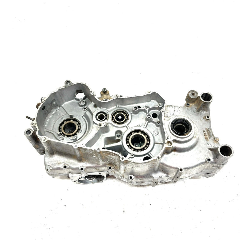 87-93 Suzuki Quadrunner 4WD LT4WD OEM Crankcase 11301-19862 AS28
