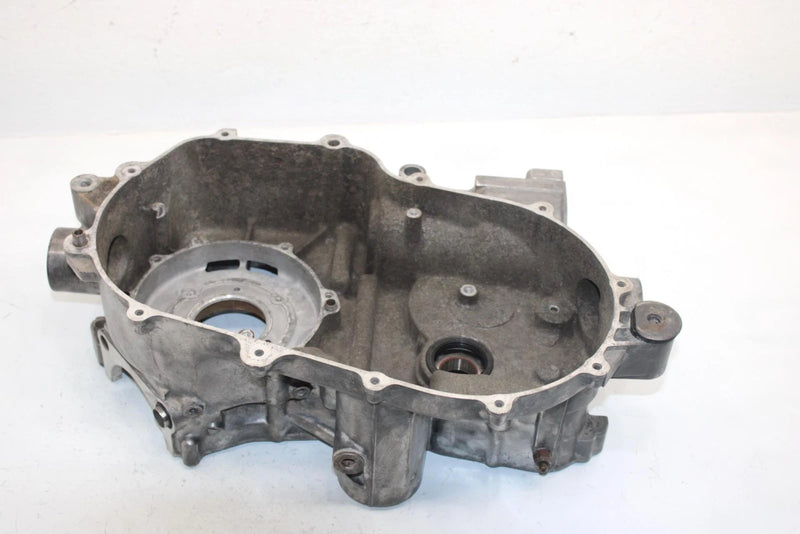 01 Yamaha  Kodiak  2wd Oem Crankcase Half 5HA-15100-00-00 AY29