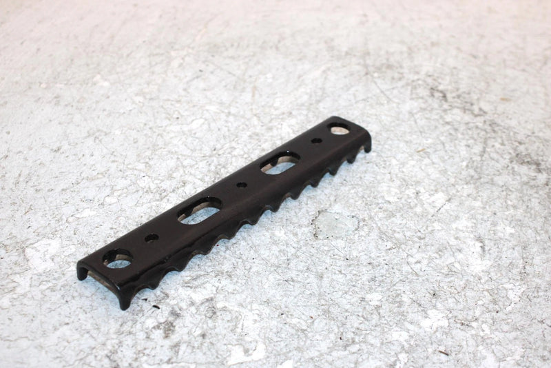 2000 Polaris Xplorer Oem Footrest Cleat Pair 5242525-067 AP169