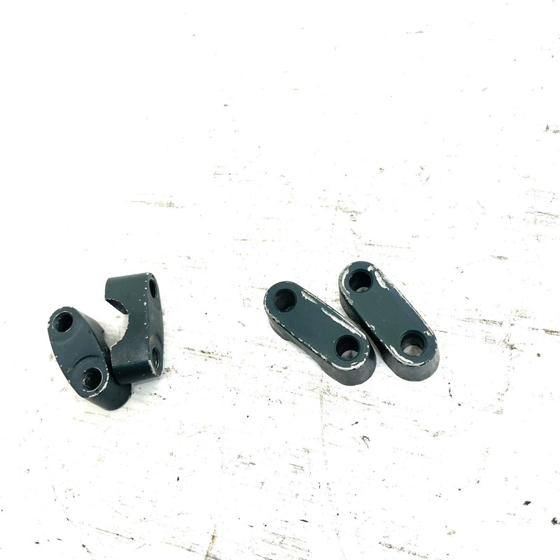 97-02 Yamaha WaveRunner GP1200 OEM Handlebar Clamp Set EU0-23814-30-00 JY28