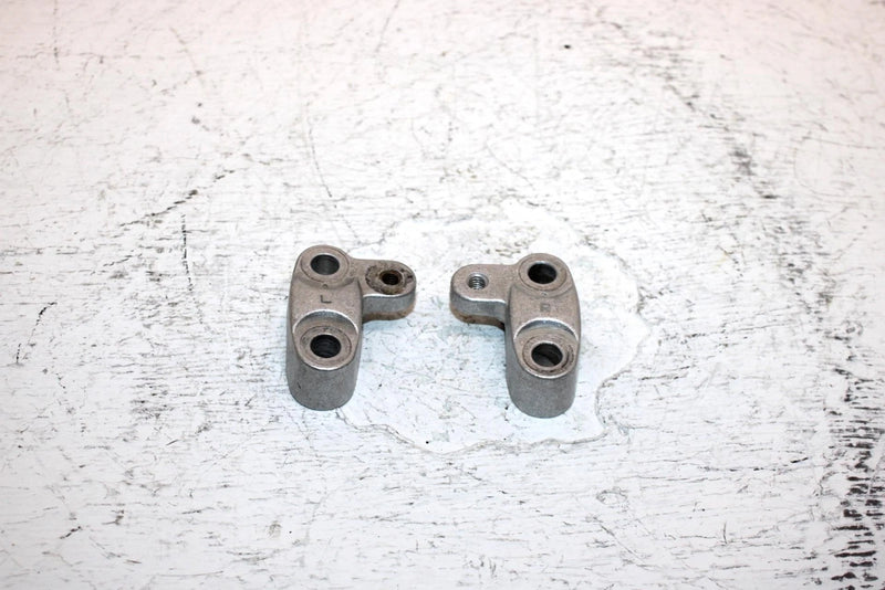 1985 Honda Atc 110 Oem Upper Handlebar Clamp Set  53121-958-000 AH68