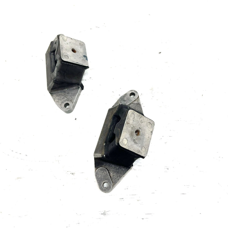 01-05 Yamaha WaveRunner XLT1200 OEM Engine Mount Pair 68N-44517-00-00 JY30