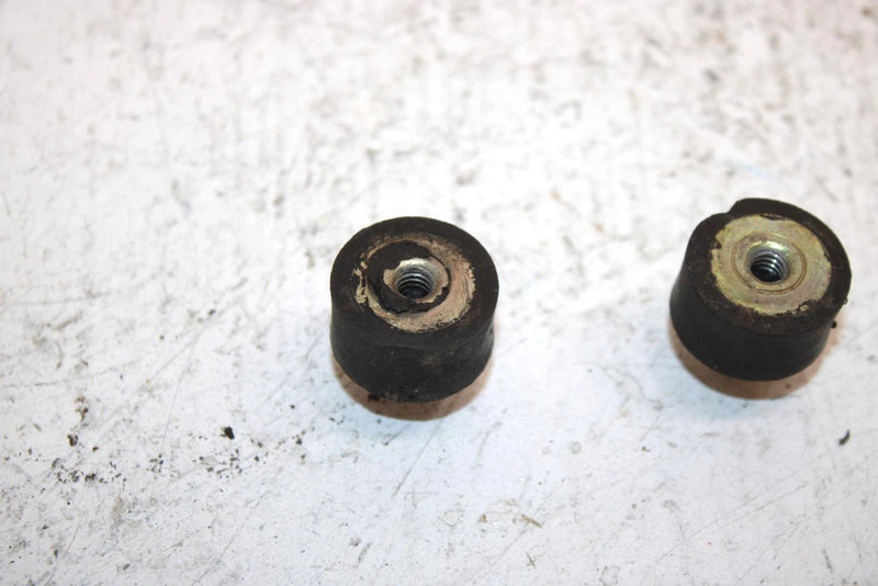 2001 Polaris Magnum 325 Oem Carb Carburetor Mount Pair 3021086 AP98