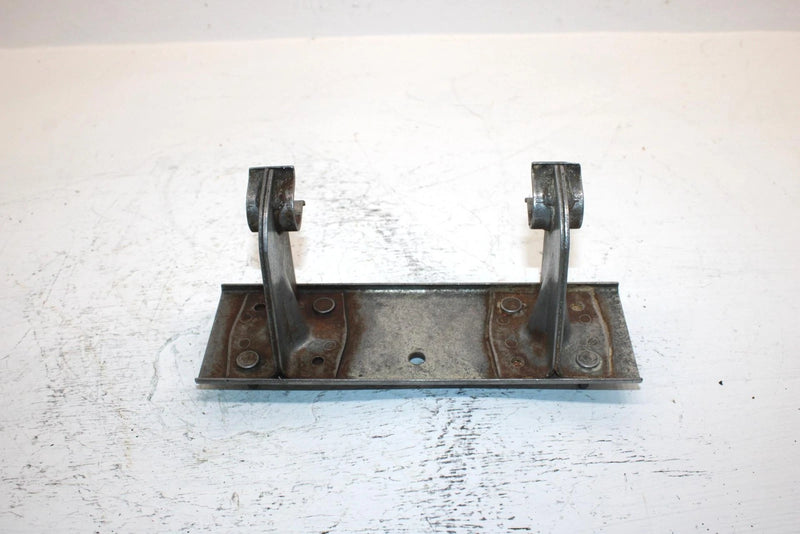 1985 Honda Atc 110a All Terrain Oem Rear Fender Hinge 80102-968-000 AH58