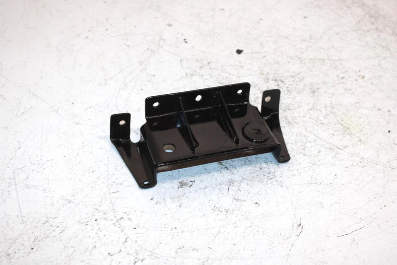 92 Polaris Trail Deluxe Oem Gas Tank Bracket 1011773-067 SP24