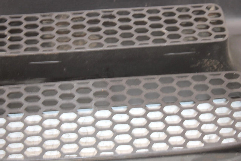 2002 Honda Foreman Rubicon 500 Oem Front Grille 66300-HN2-000ZA AH53