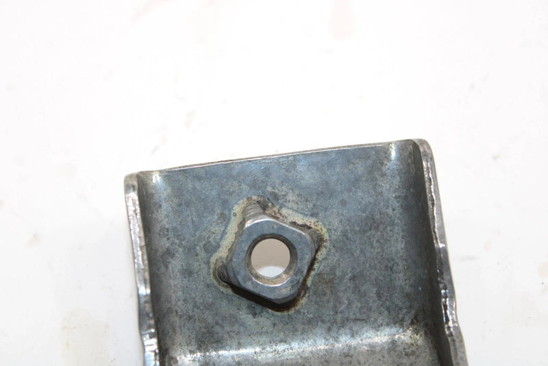 1996 Yamaha Vmax 600 Xt Oem Front Lower Right Motor Mount 85L-21417-00-00 SY123