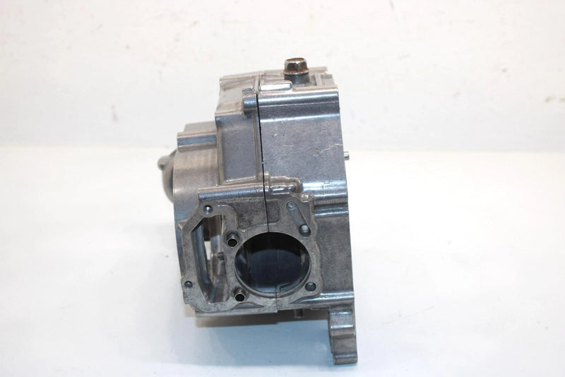 88 Yamaha  Champ 100 Yfm100u Oem Crankcase 2HX-15100-00-00 AY10