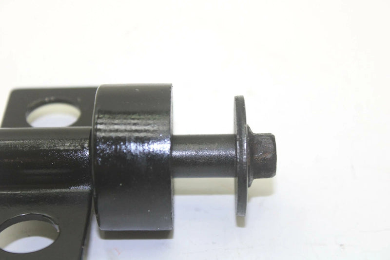 89 Yamaha Inviter OEM Motor Mount Front Bracket 81E-21489-01-00 SY56
