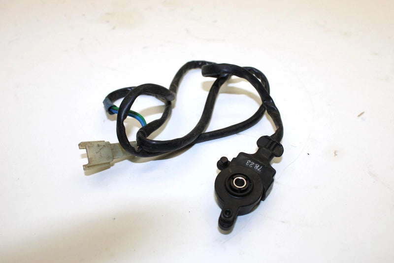 2006 Yamaha Apex Gt Oem Stop Switch 8FP-82530-00-00 Q2510