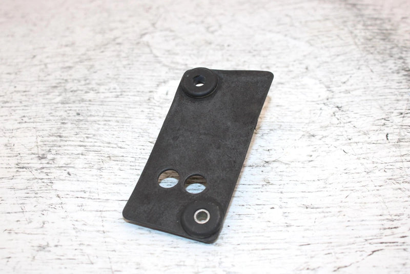 1997 Yamaha Venture Tr Oem Fuel/Oil Level Light Bracket 80L-77721-00-00 SY15