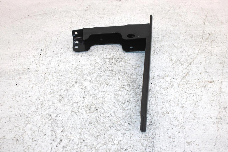 2004 Polaris Magnum 330 Oem Right Front Rack Mount 1014101-067 AP159