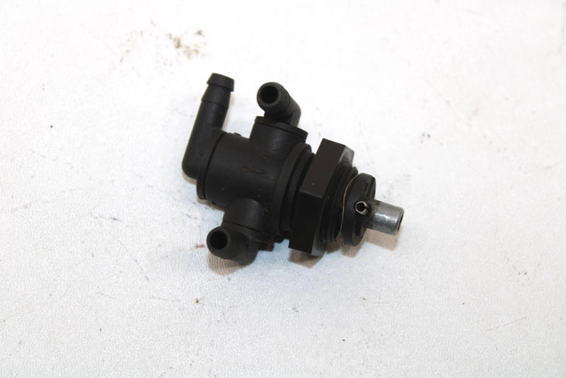 2005 Polaris Trail Boss 330 Oem 3-Way Petcock Valve 7052161 Q3321