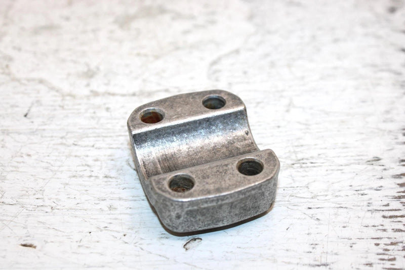 1983 Honda Atc 185 Sa All Terrain Oem Front Axle Clamp 51634-MA0-003 AH61