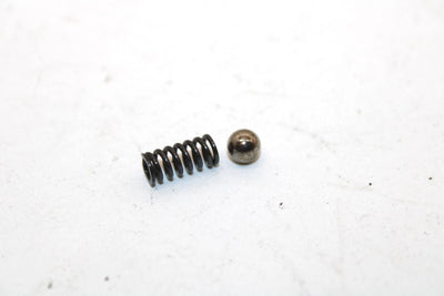 1985 Yamaha  Moto 4 Oem Gear Shift Guide Spring And Ball 90501-101A5-00 AY40