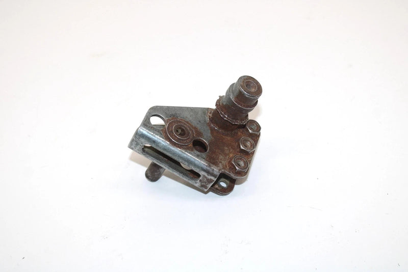 Yamaha Enticer 340 Deluxe Oem Left Side Skid Rail Bracket 8E3-47463-00-00 SY129