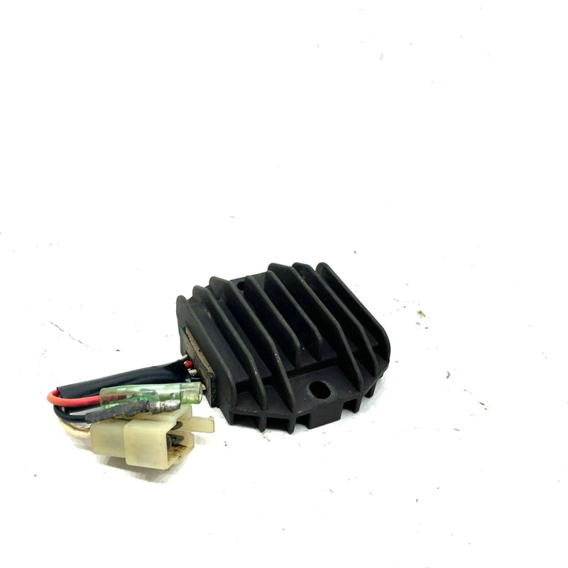 2002 Yamaha Big Bear 400 YFM400 OEM Voltage Regulator 4KB-81960-02-00 AY52