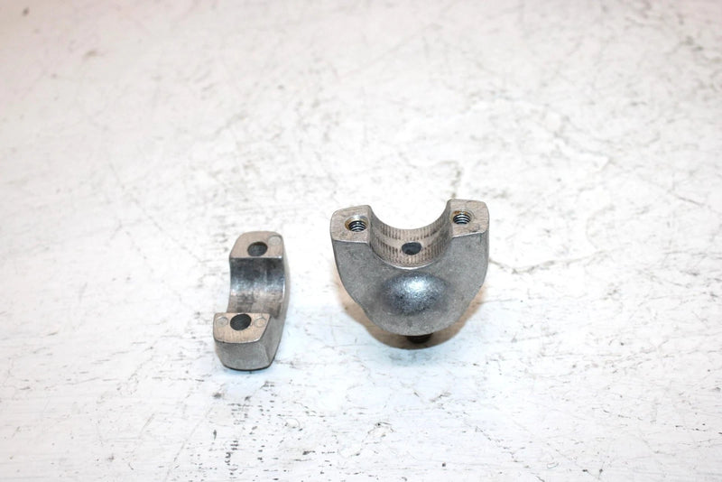 1982 Honda Atc110 Oem Handlebar Clamp Set 95014-32100 AH65