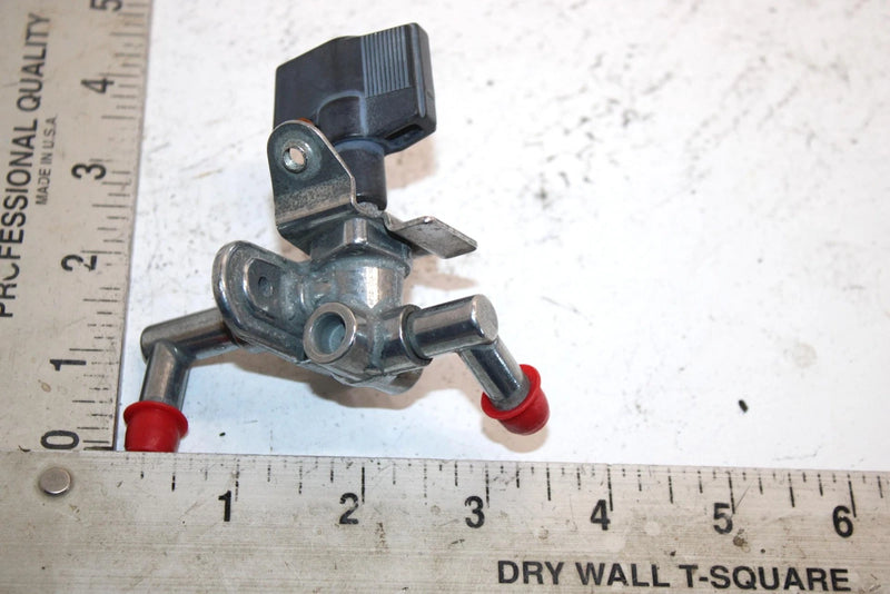 90 Yamaha Exciter Oem Petcock 86M-24500-00-00 SY3