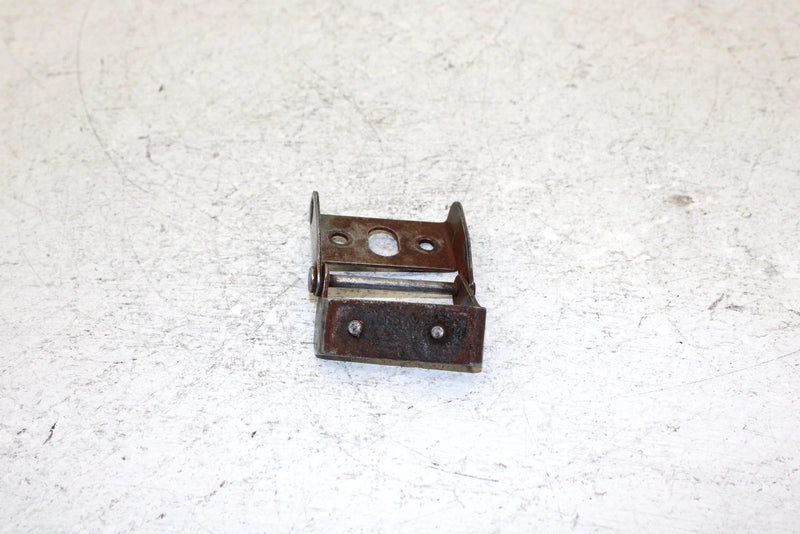 1999 Yamaha Vmax 600 Sx Oem Left Hinge 8CR-77140-00-00 SY5