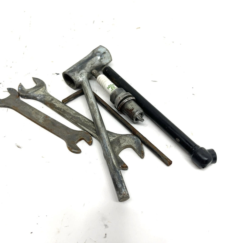 03-05 Polaris Magnum 330 4X4 OEM Tool Kit 3086485 AP218