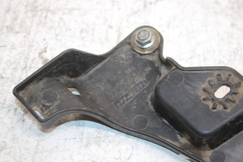 2019 Can-am Outlander 570 Oem Air Duct Support 707001262 AB9