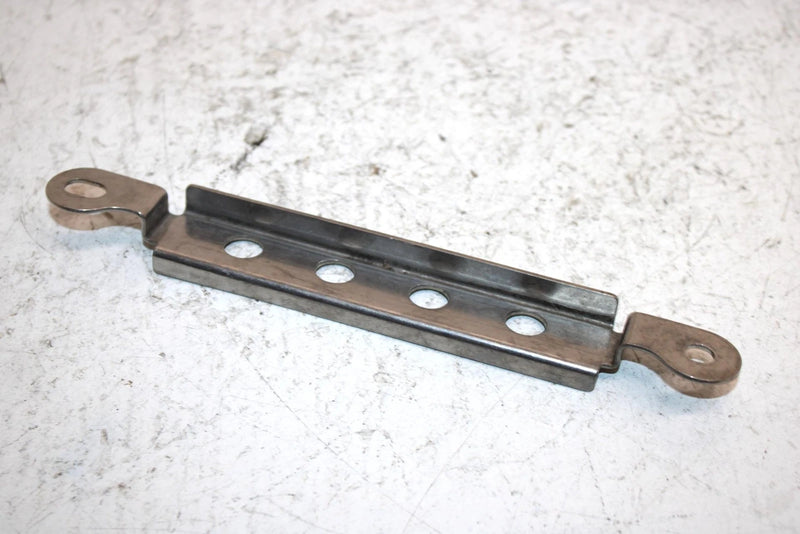 1994 Kawasaki 750 Ss Super Sport Oem Front Cover Bracket 11047-3764 JK9