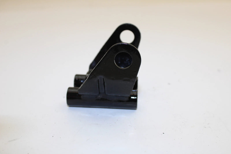 00 Kawasaki Bayou 300 4x4 OEM Differential Fitting Bracket 11046-1221 AK8