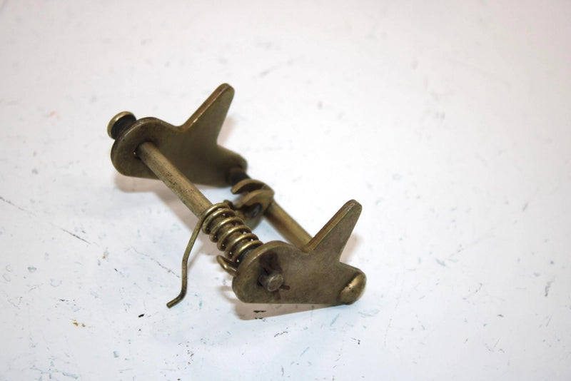 01 Kawasaki Prairie 300 Kvf300a 4x4 Oem Seat Hook 27012-1381 AK7