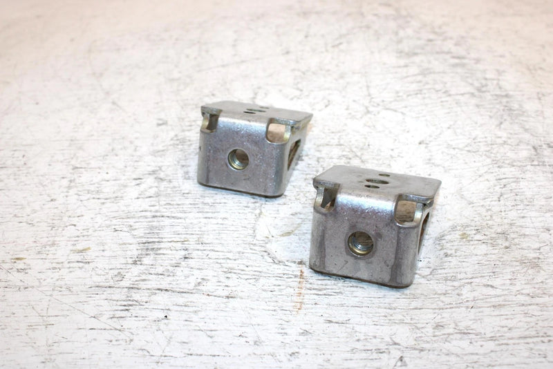 97 Yamaha Vmax Sx700 Triple Oem Rear Lower Motor Mount Pair 8CR-21427-01-00 SY10
