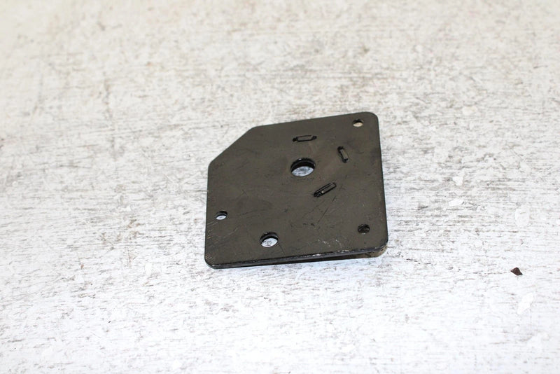 2000 Polaris Classic Touring Oem Right Front Suspension Mount 1012270-067 Q5258