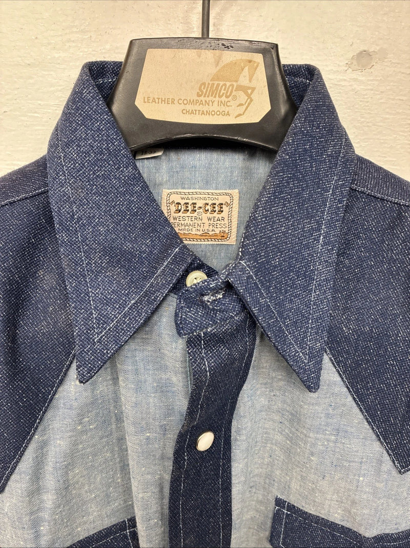 New Women’s Dee-Cee Blue Jeans Design Long Sleeve Pearl Snap Size Large TT-94