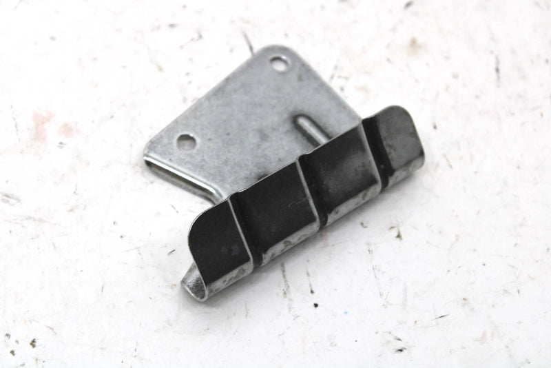 1987 Yamaha Srv Oem Upper Steering Gate Bracket 8K4-23886-00-00 SY131