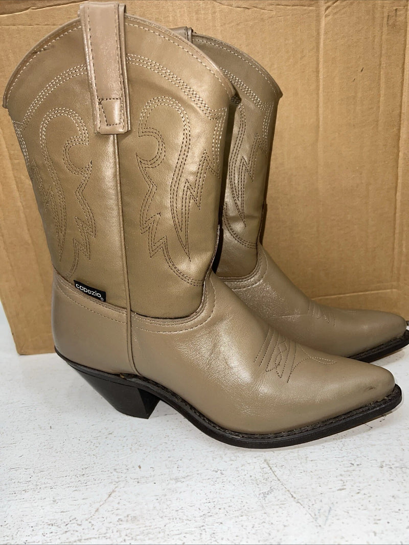 New Women’s Brown Capezio Cowboy Boots. L 295 7 M. 18-67