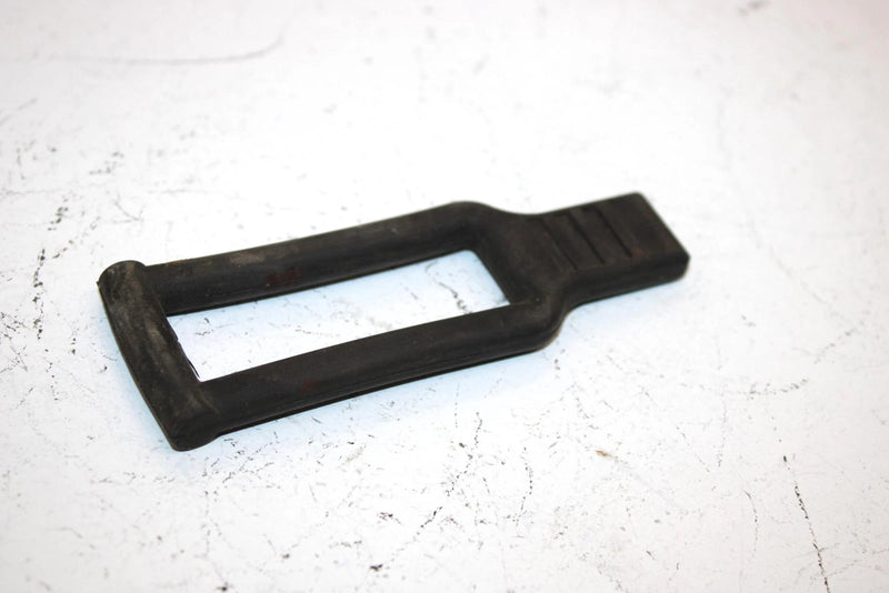 07 Yamaha Venture Oem Latch 8FA-2389E-00-00 SY23