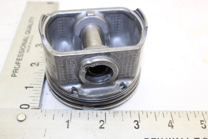 05 Polaris Sportsman 700 EFI OEM Piston 2202107 Q5067