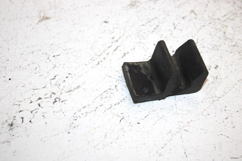 90 Yamaha Exciter Oem Hood Stopper 8V0-77188-00-00 Q4109