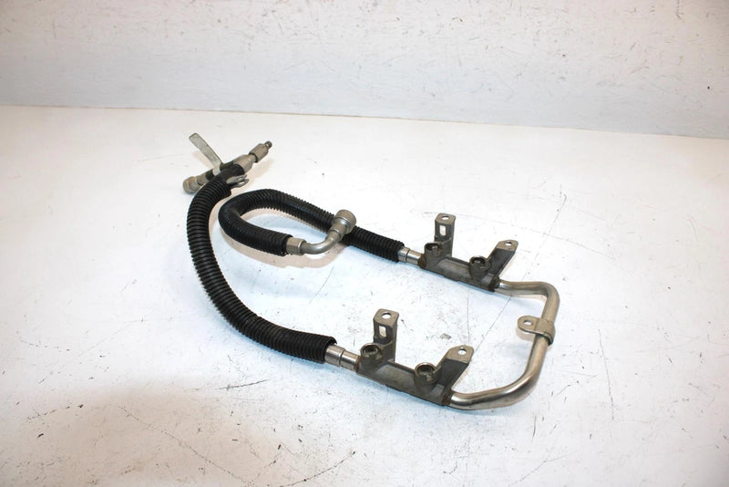 06 Polaris Fusion 900 Oem Fuel Rail 2520581 SP2